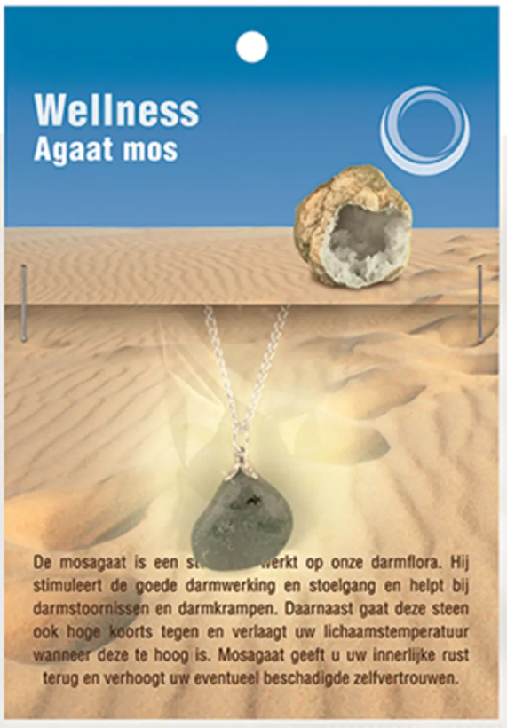 Unieke groene steen, compleet met ketting en informatiekaart
